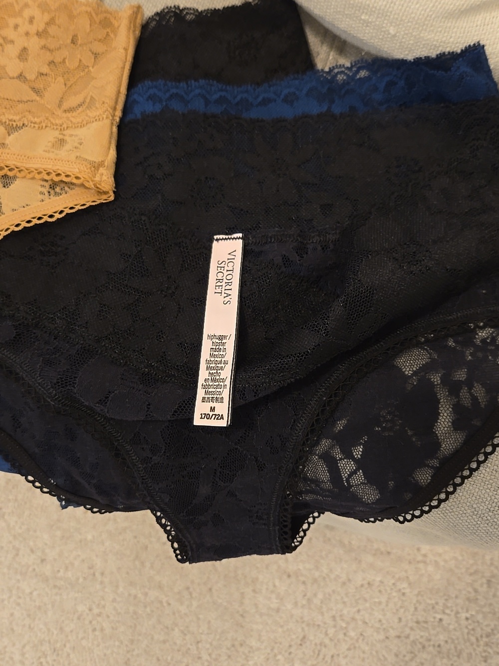 Bundle of Victoria's Secret - Bra & Panties - Picture 6 of 9